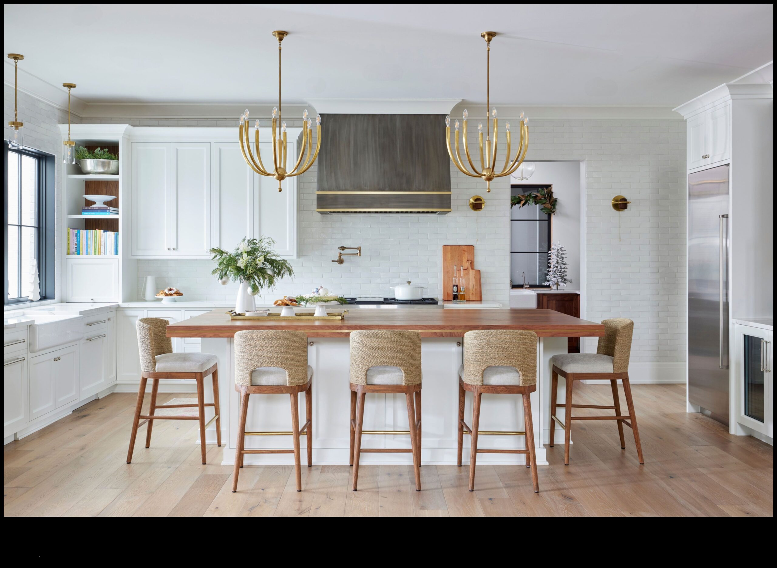 Modern Bubbly: Elevate Decor with Bubble Chandeliers